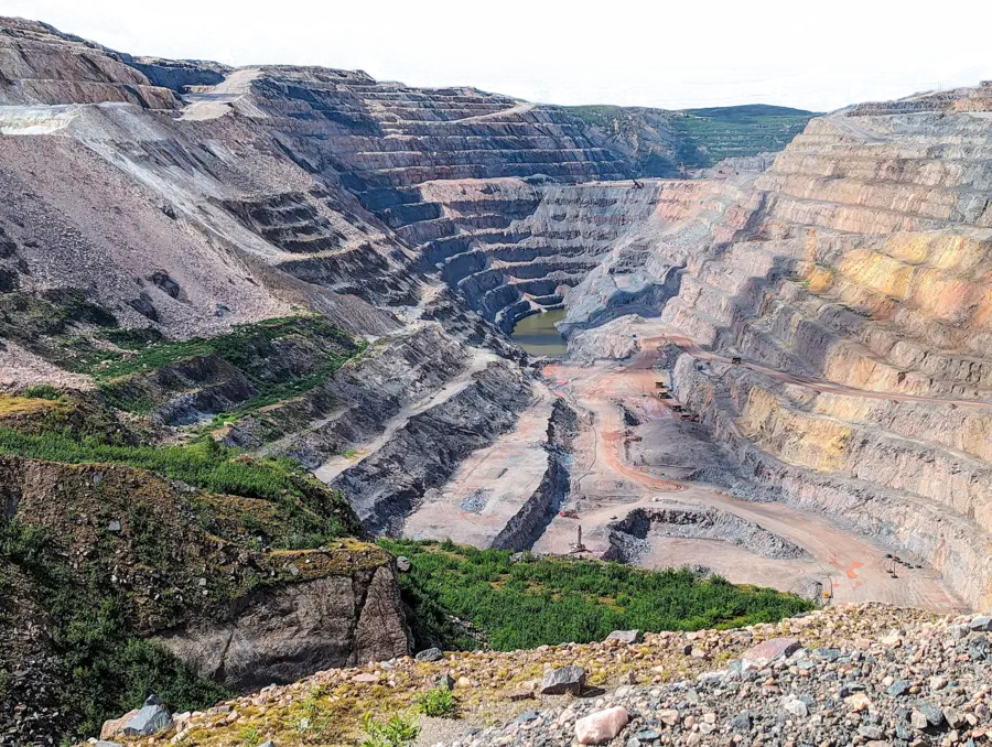 Extractivisme militaire: « La guerre, la guerre, c'est pas une raison pour se faire avoir »